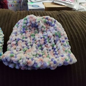 Newborn baby hat, handmade by me!